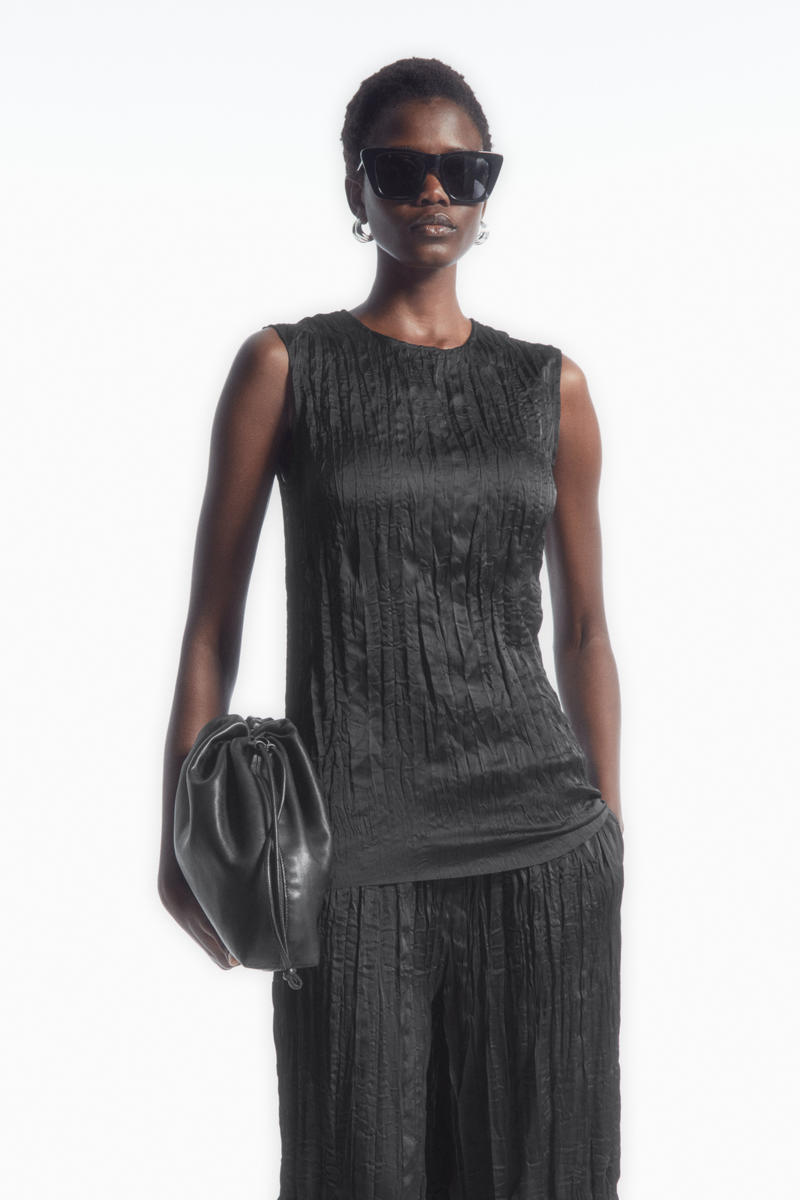 COS コス クリンクルプリーツパンツ