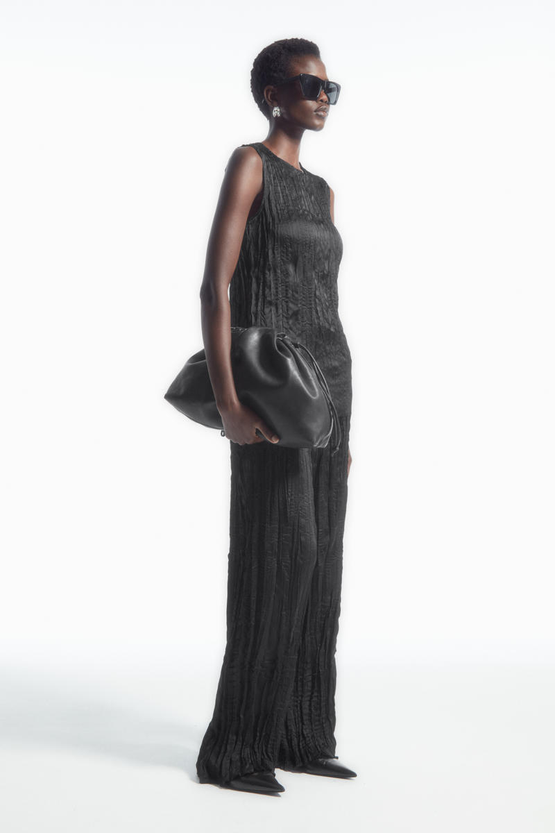 COS コス クリンクルプリーツパンツ