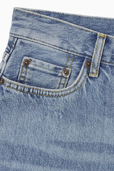 COS ハイライズデニムショートパンツ