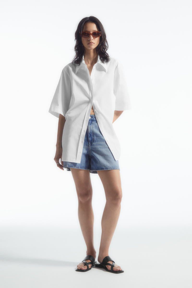 COS ハイライズデニムショートパンツ