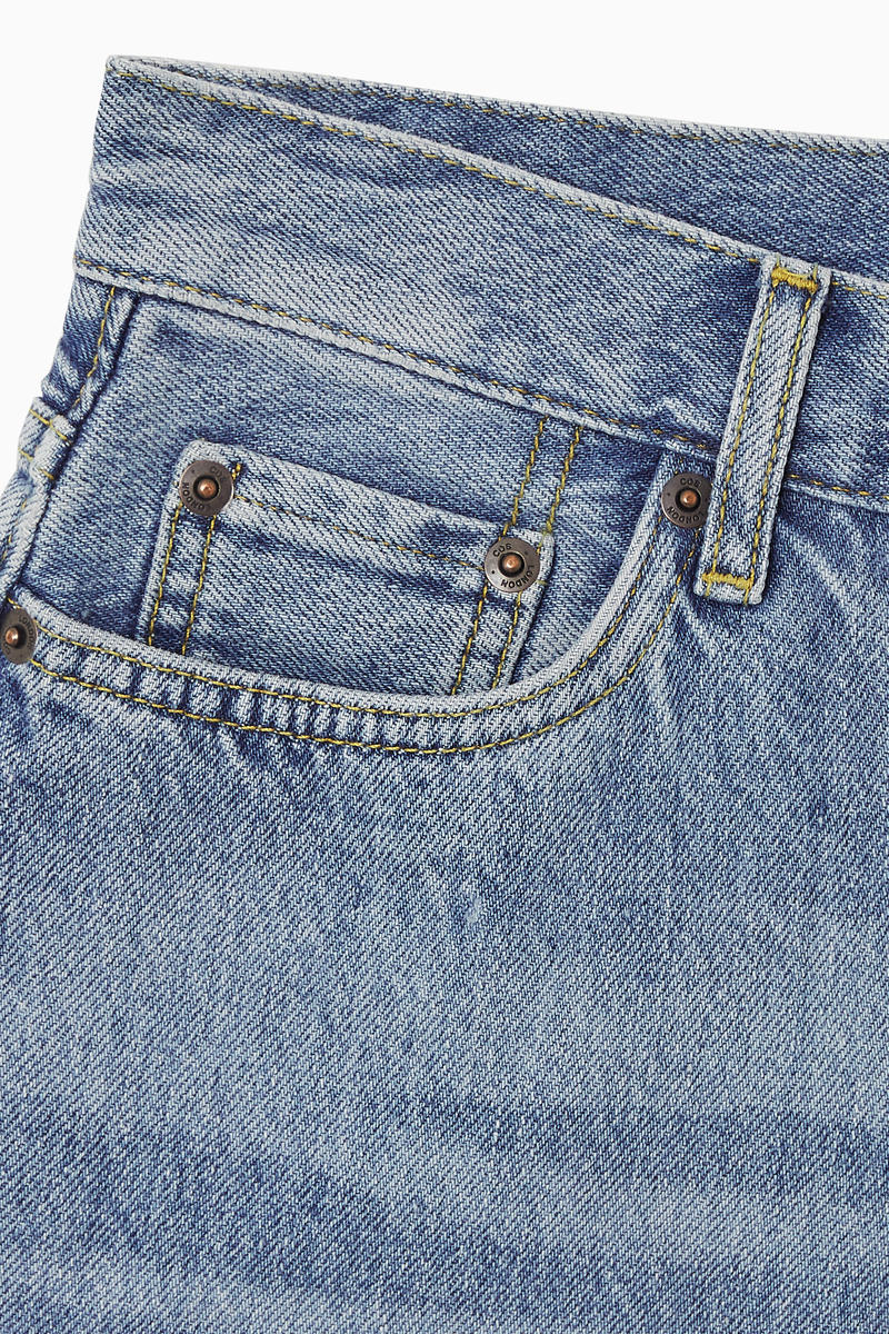 COS ハイライズデニムショートパンツ