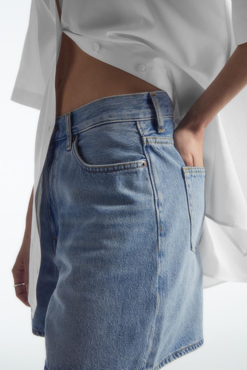 COS ハイライズデニムショートパンツ