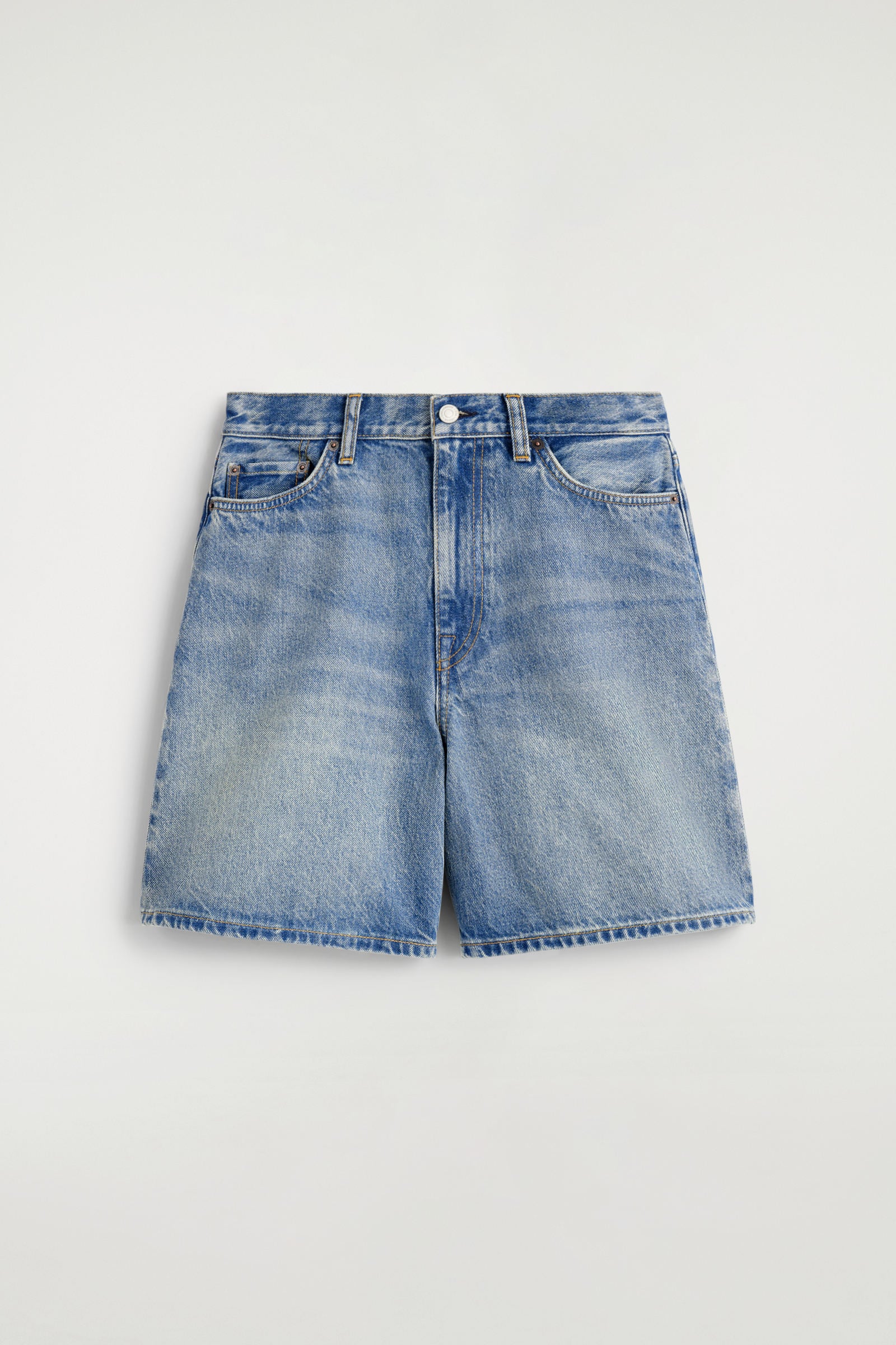 HIGH-RISE DENIM SHORTS ハイライズデニムショートパンツ ブルー｜COS
