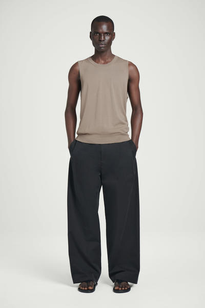 COS ライトウェイトニットタンクトップ