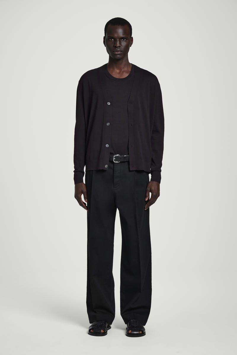 COS ライトウェイトニットタンクトップ