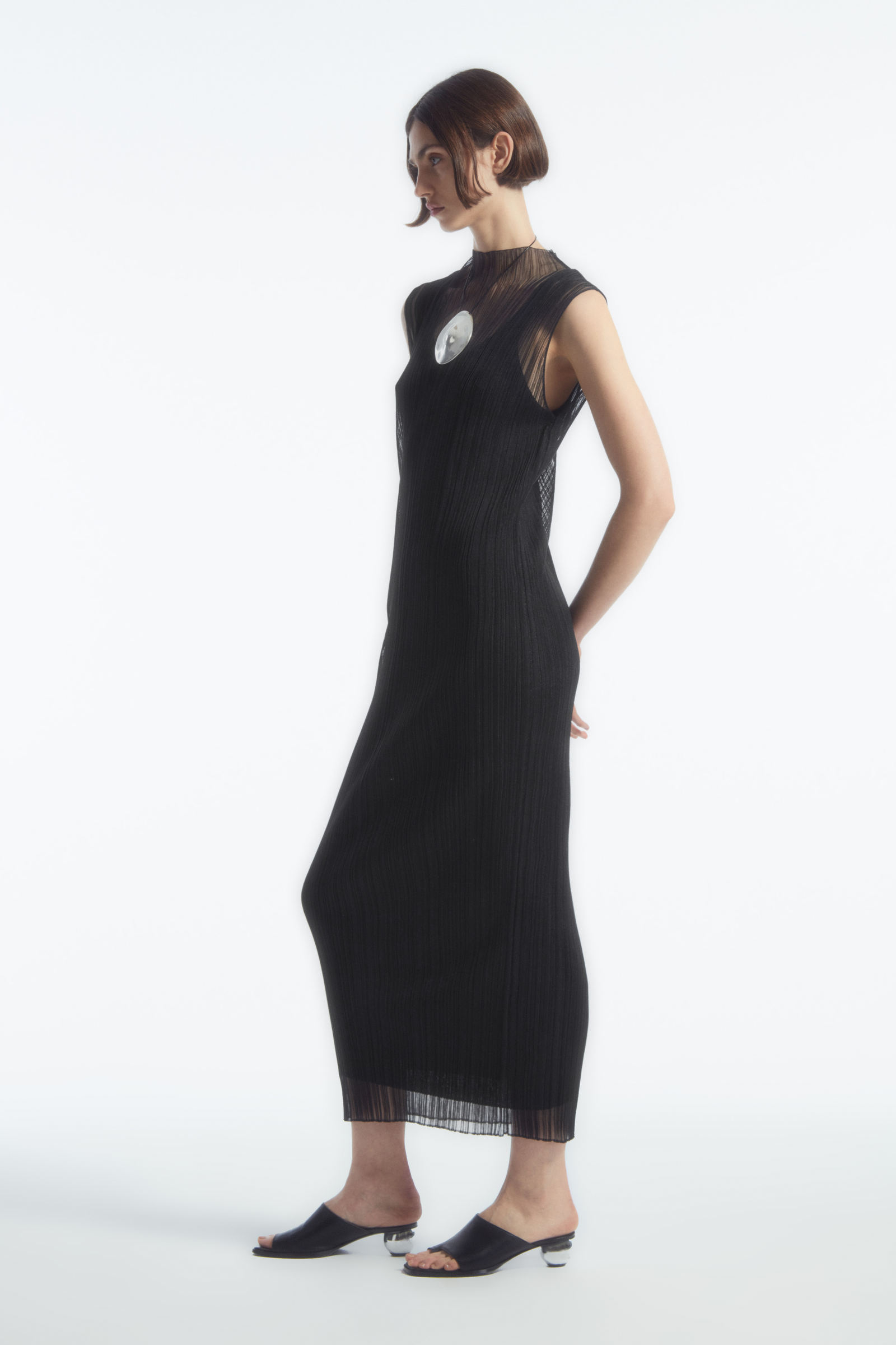 SHEER PLISSE MIDI DRESS シアープリーツミディワンピース｜COS コス 