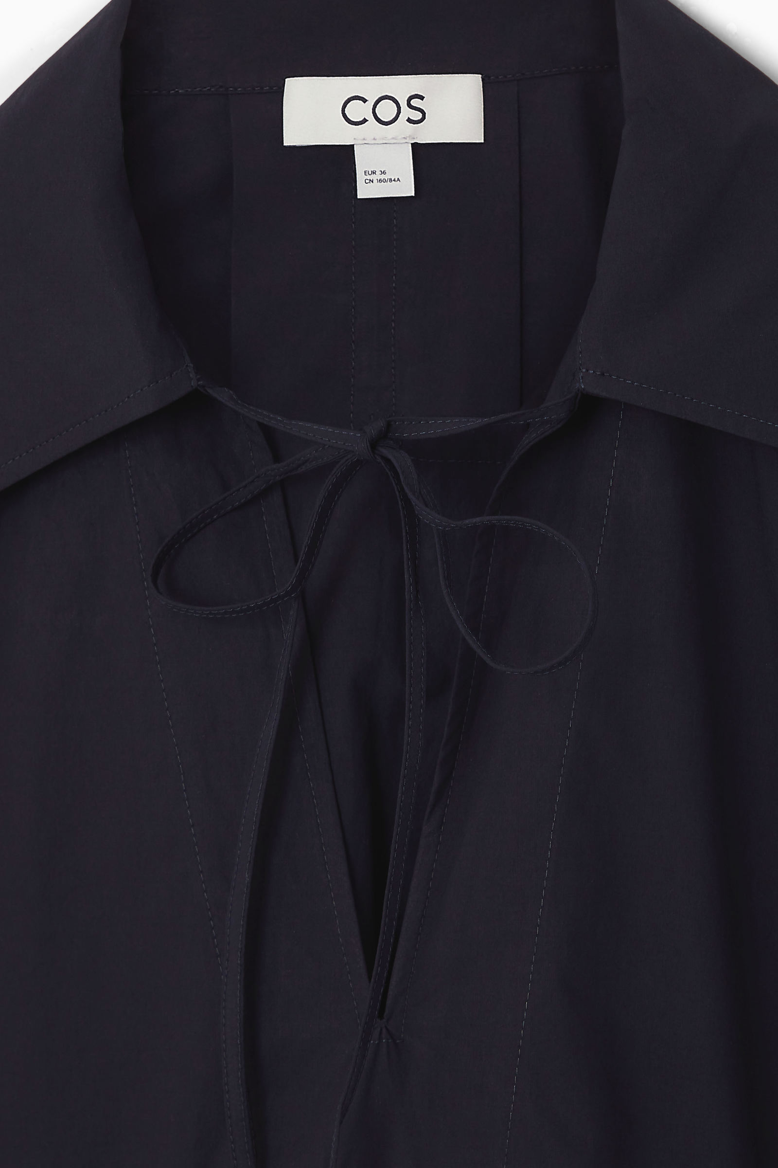 TIE-FRONT V-NECK BLOUSE タイフロントVネックブラウス｜COS コス 公式 
