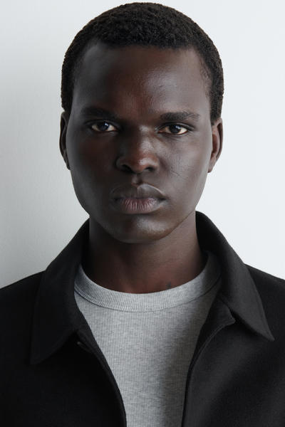 COS スリムフィットリブTシャツ