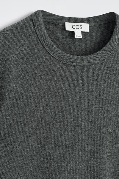 COS スリムフィットリブTシャツ