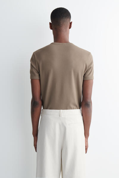 COS スリムフィットリブTシャツ