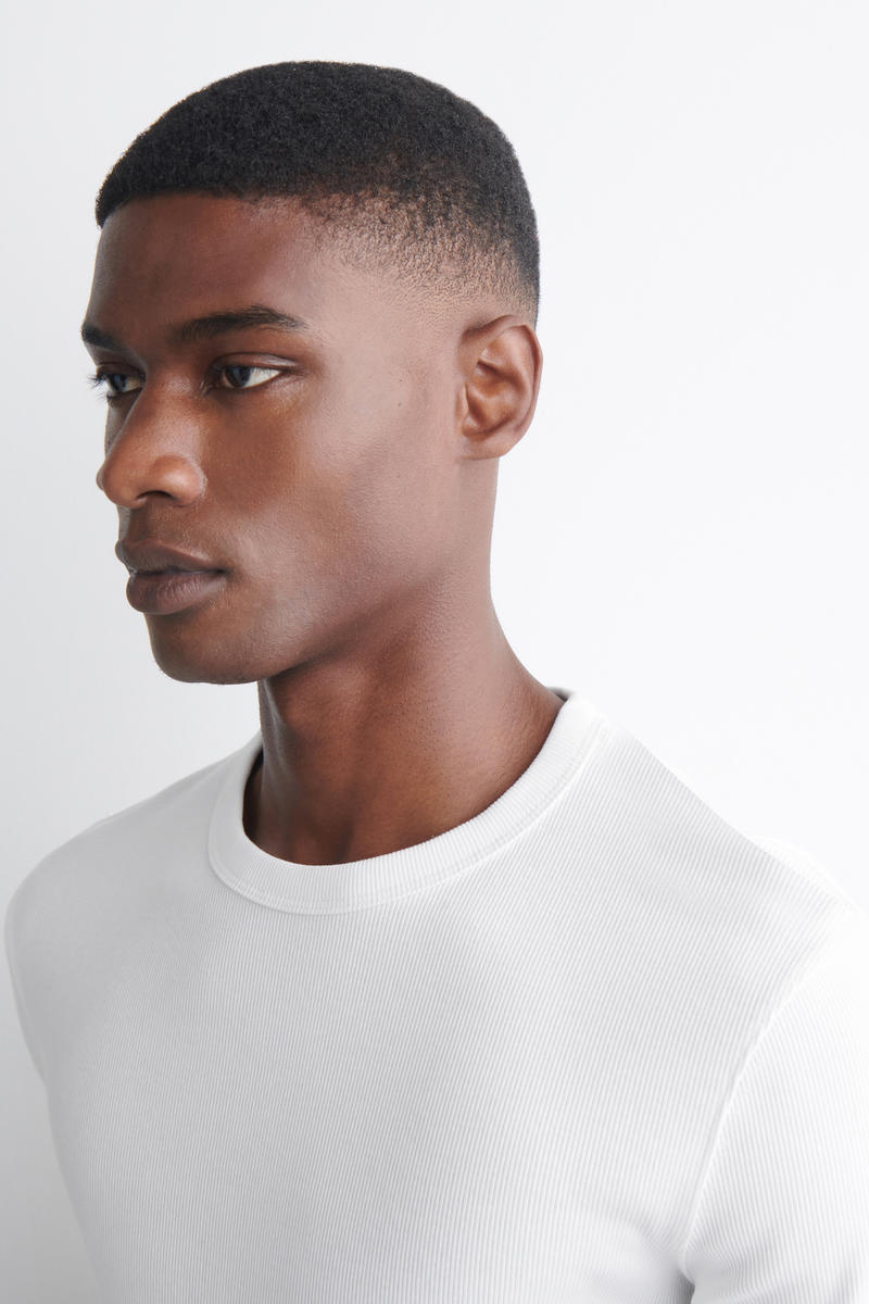 COS スリムフィットリブTシャツ