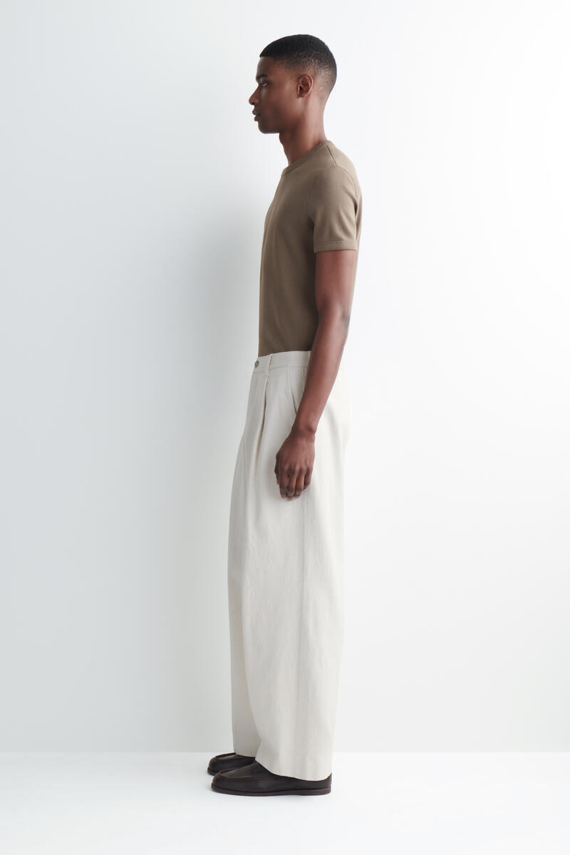 COS スリムフィットリブTシャツ