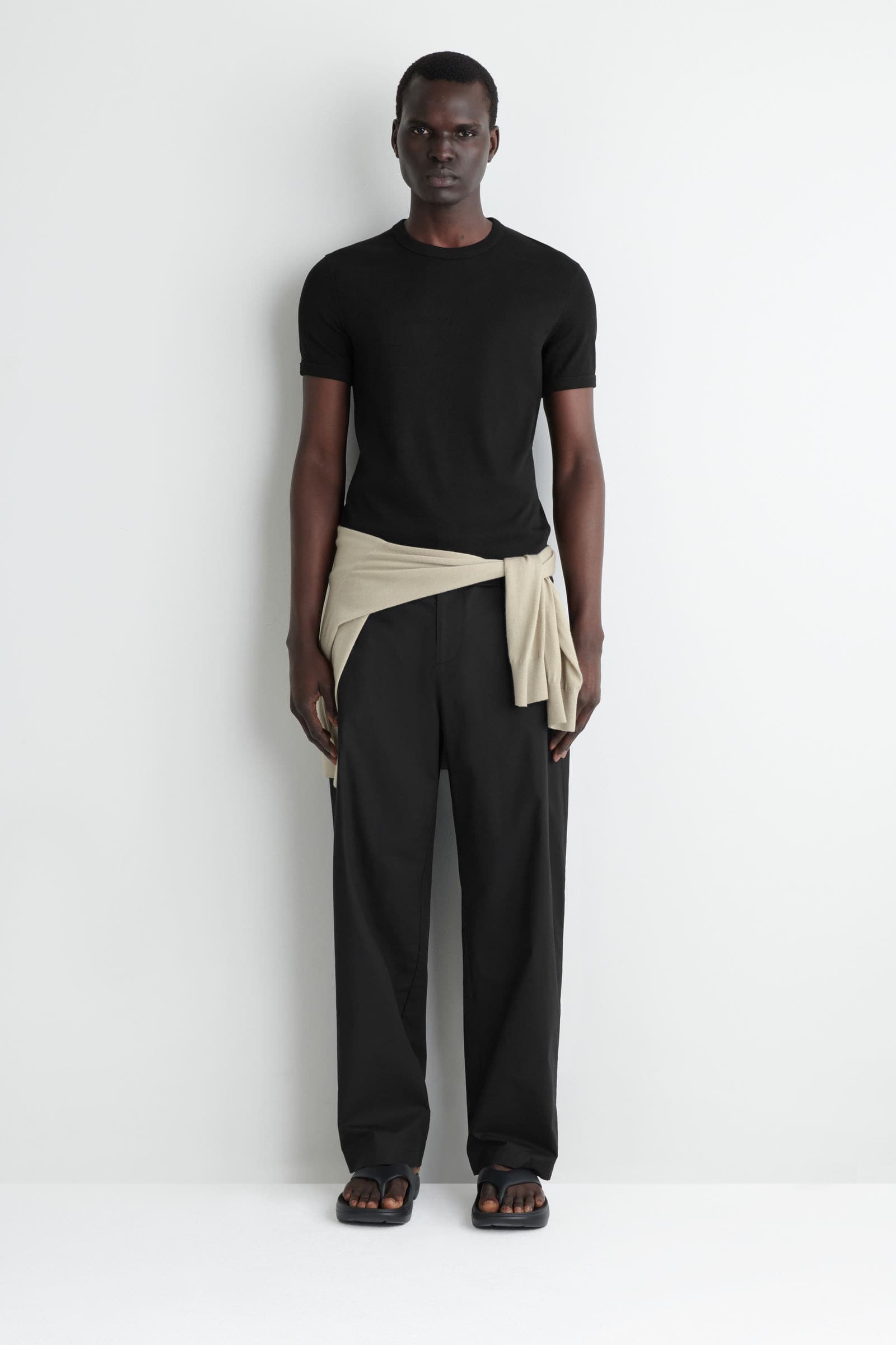 cos スリムフィットリブtシャツ sサイズ グレー SLIM RIBBED T-SHIRT スリムフィットリブTシャツ チャコール｜COS コス