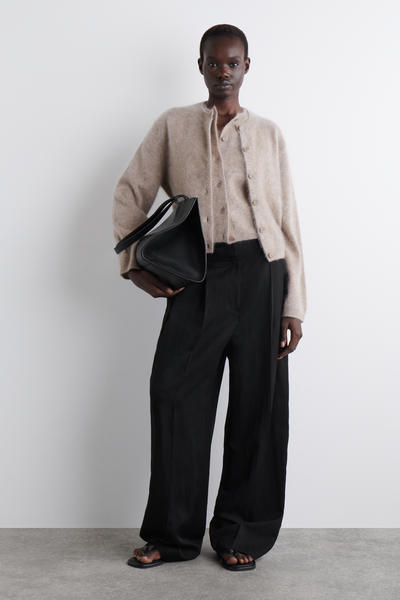 COS ピュアブラッシュドカシミヤカーディガン