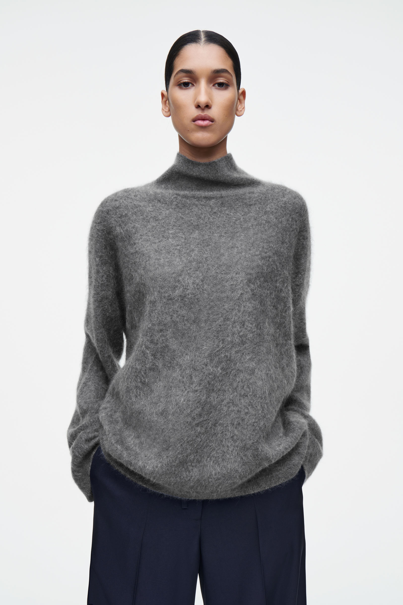 BRUSHED-CASHMERE TURTLENECK JUMPER ブラッシュドカシミヤ