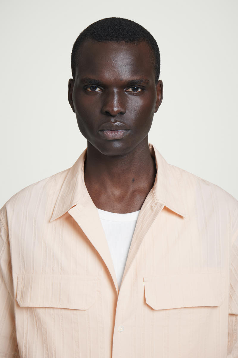 COS オーバーサイズフラップポケットユーティリティシャツ