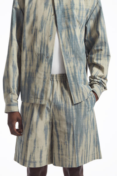 COS バミューダゴムショートパンツ