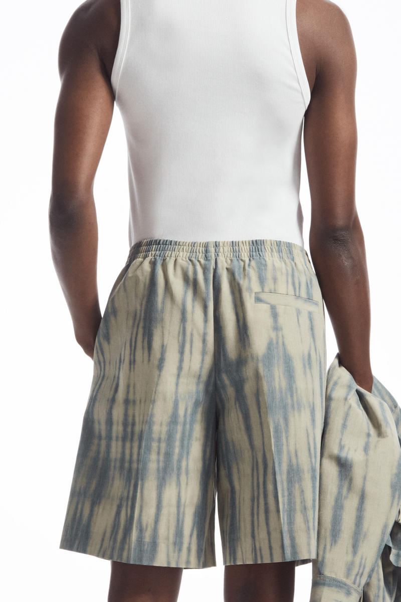 COS バミューダゴムショートパンツ