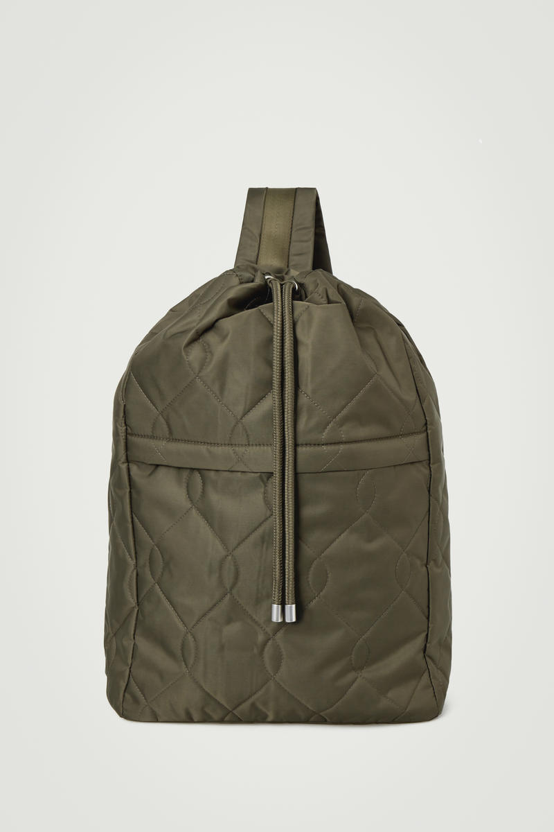 COS キルト巾着バックパック - ナイロン