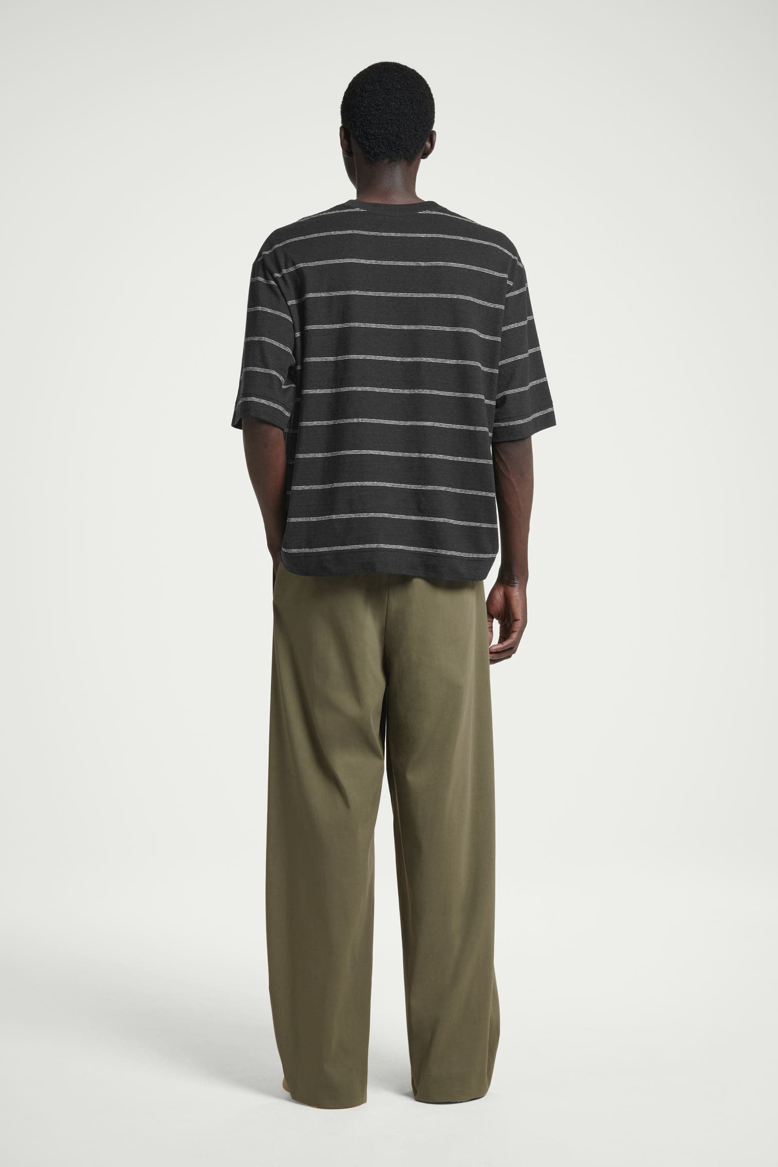 STRIPED HEMP-JERSEY T-SHIRT 麻ジャージーストライプTシャツ｜COS 