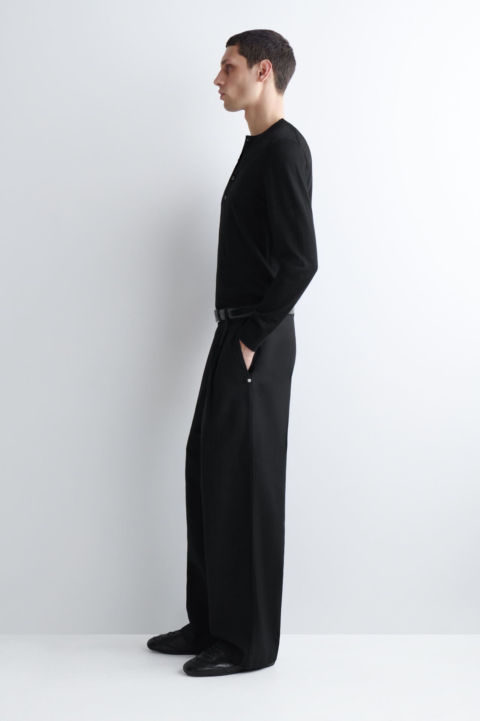 PLEATED WIDE-LEG DENIM TROUSERS タック入りワイドレッグデニムパンツ