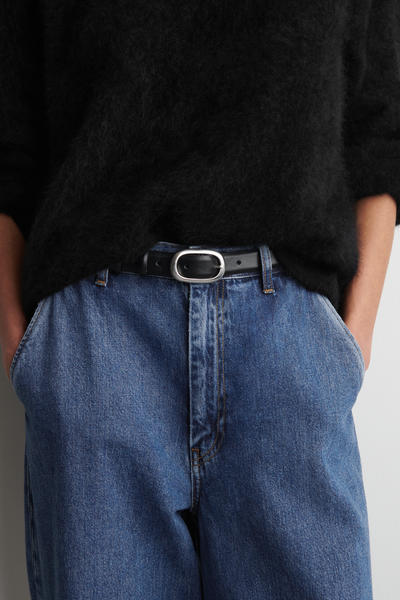 COS ドライデニムパンツ