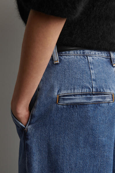 COS ドライデニムパンツ