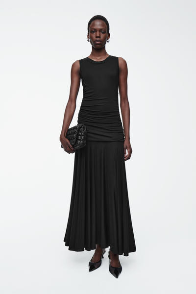 COS ルーシュマキシワンピース