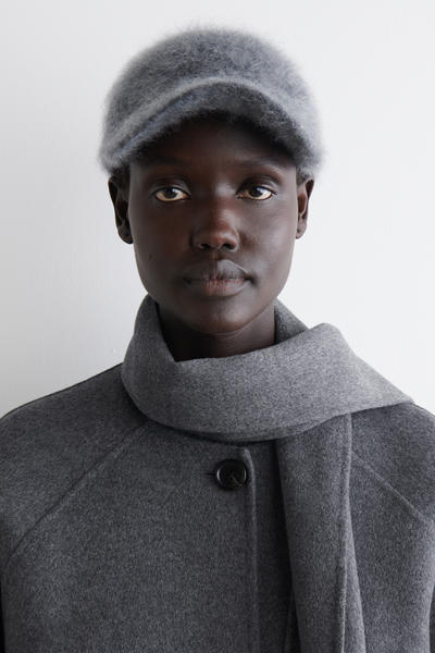 COS ブラッシュドカシミヤベースボールキャップ