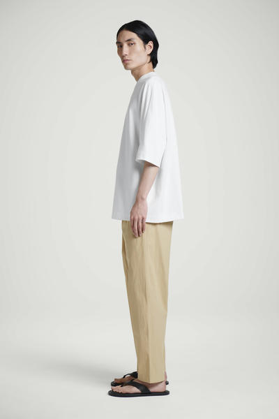 COS オーバーサイズ ラウンドモックネックTシャツ