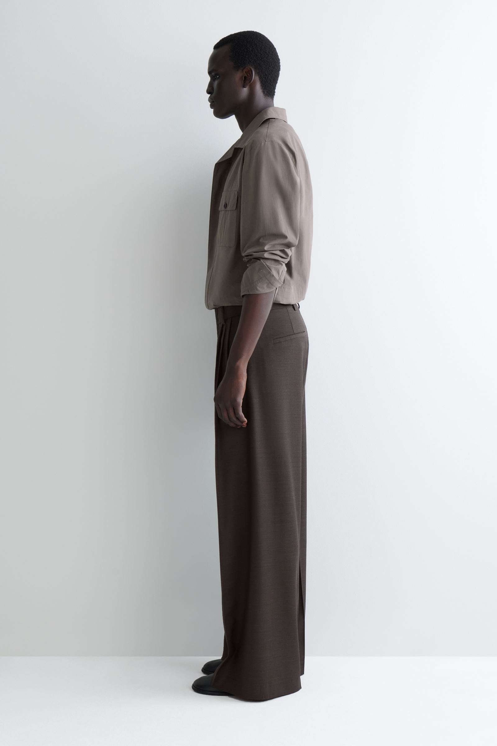 WIDE-LEG PLEATED WOOL TROUSERS - RELAXED プリーツウールワイド