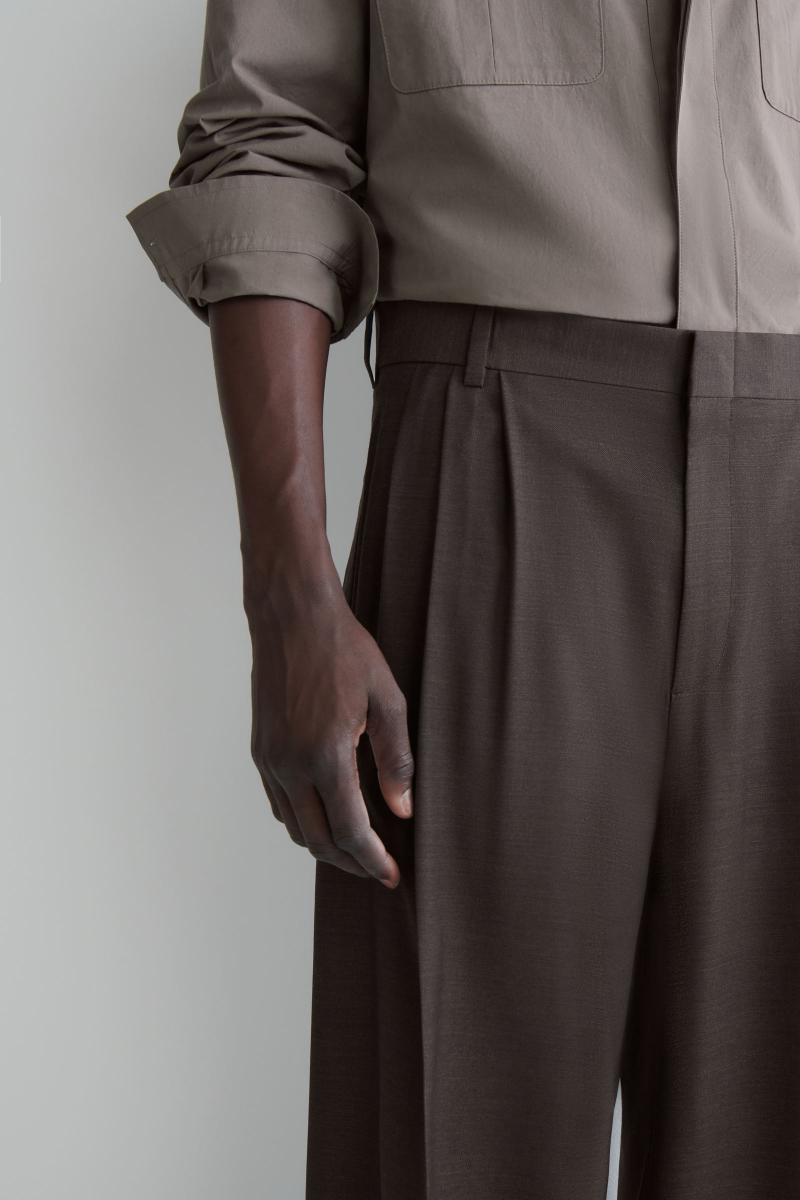 WIDE-LEG PLEATED WOOL TROUSERS - RELAXED プリーツウールワイド