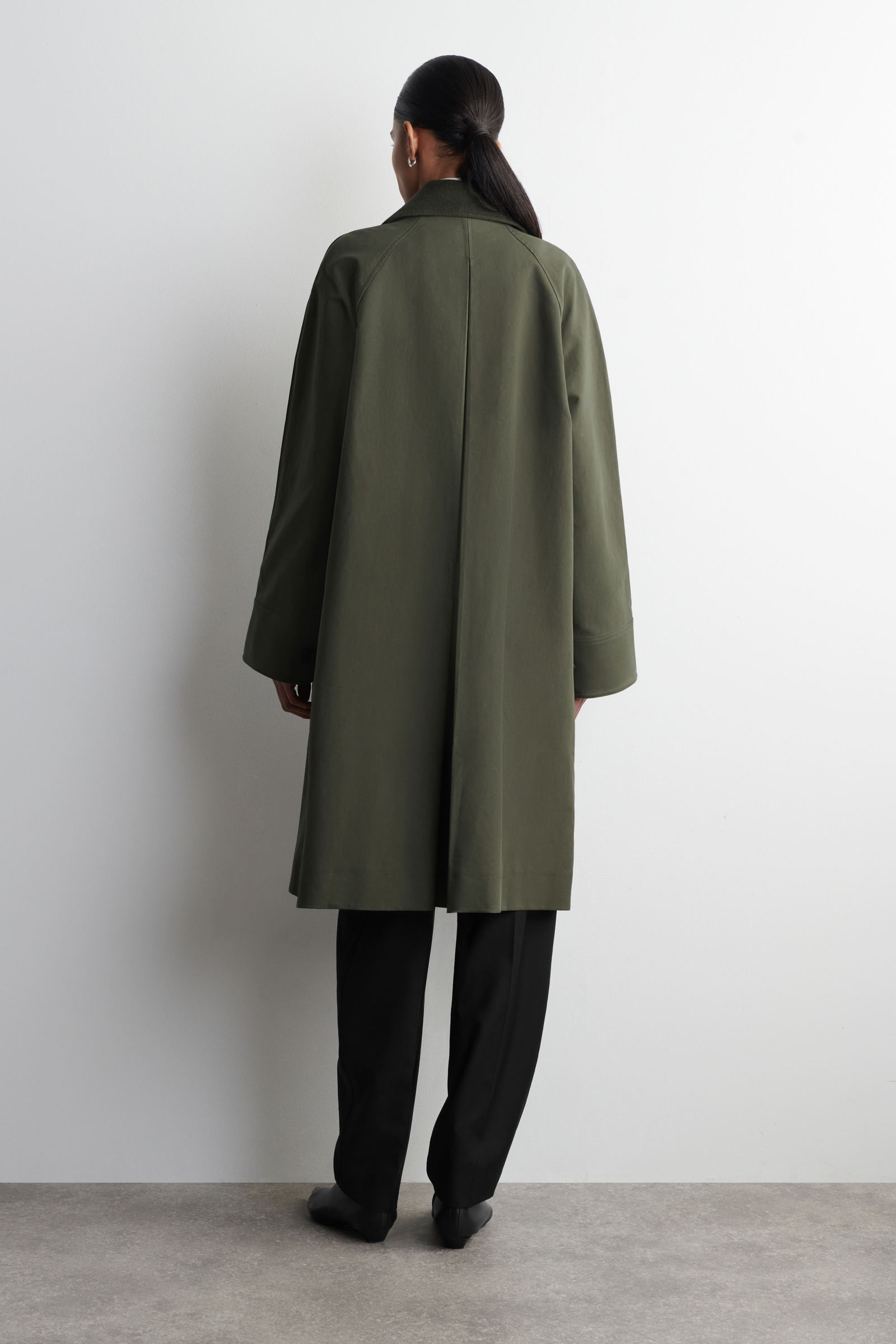 WOOL-TRIMMED CAR COAT ウールトリムカーコート|COS コス 公式 WOOL-TRIMMED CAR COAT ウールトリムカーコート|COS コス 公式