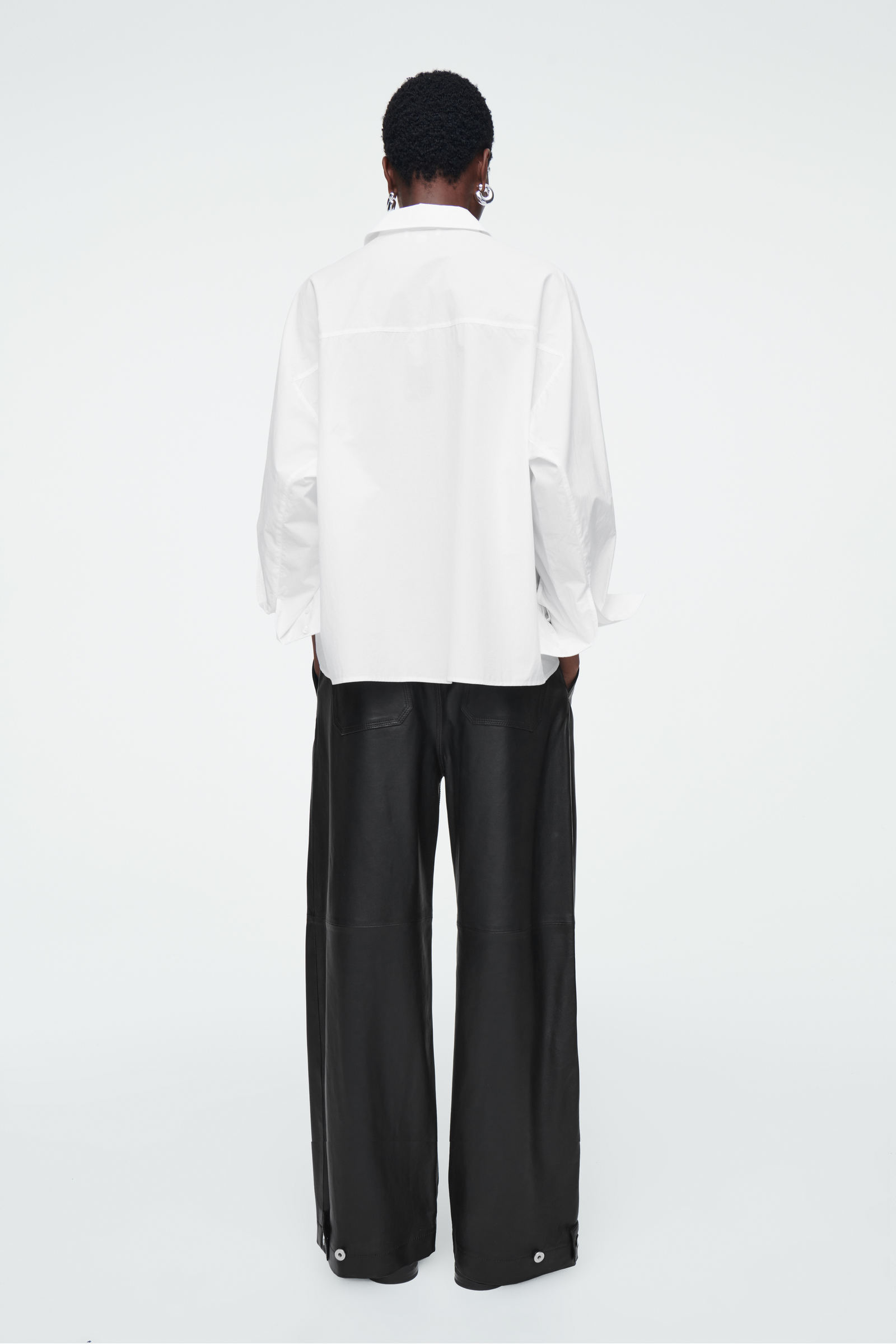 【COS】ダブルカフシャツ DOUBLE-CUFF SHIRT ダブルカフシャツ｜COS コス 公式オンライン