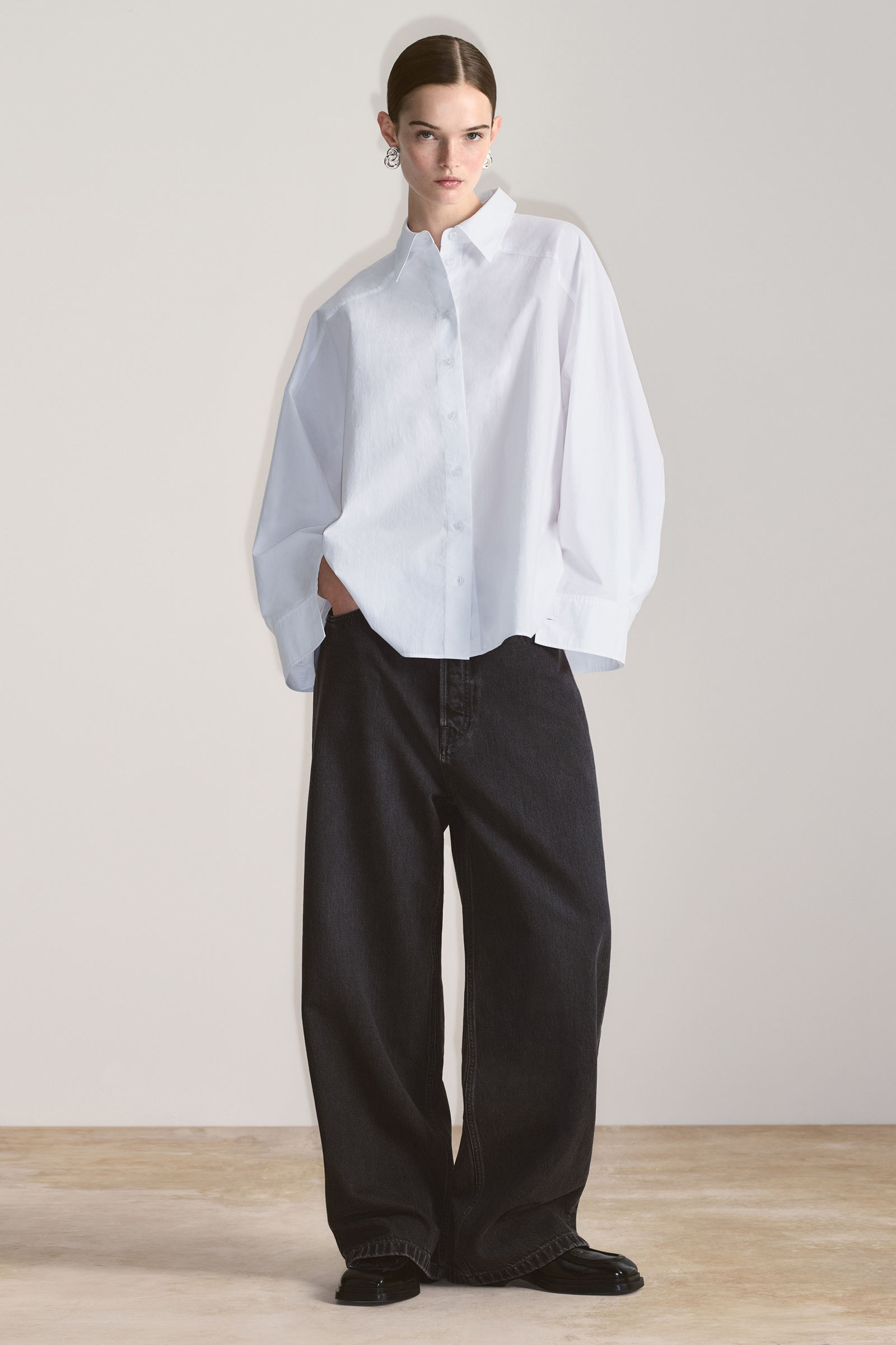 【COS】ダブルカフシャツ DOUBLE-CUFF SHIRT ダブルカフシャツ｜COS コス 公式オンライン