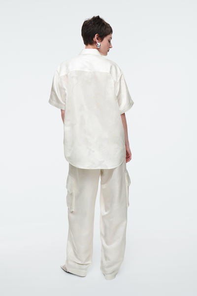 COS フローラルジャガード半袖シャツ