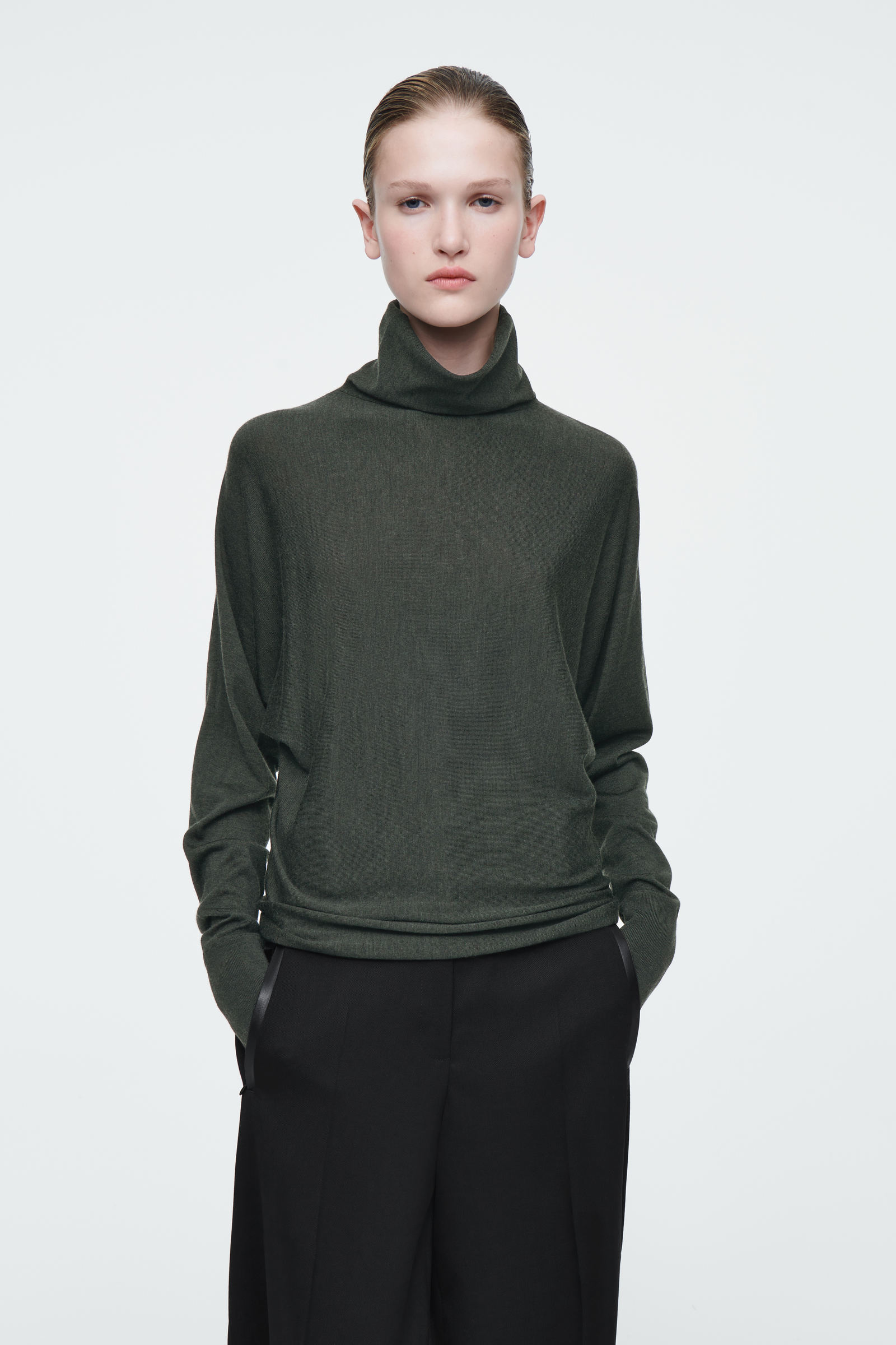 THE FUNNEL-NECK MERINO WOOL JUMPER ファンネルネックメリノウール