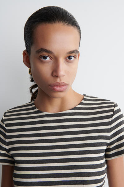 COS ストライプスリムリブ Tシャツ