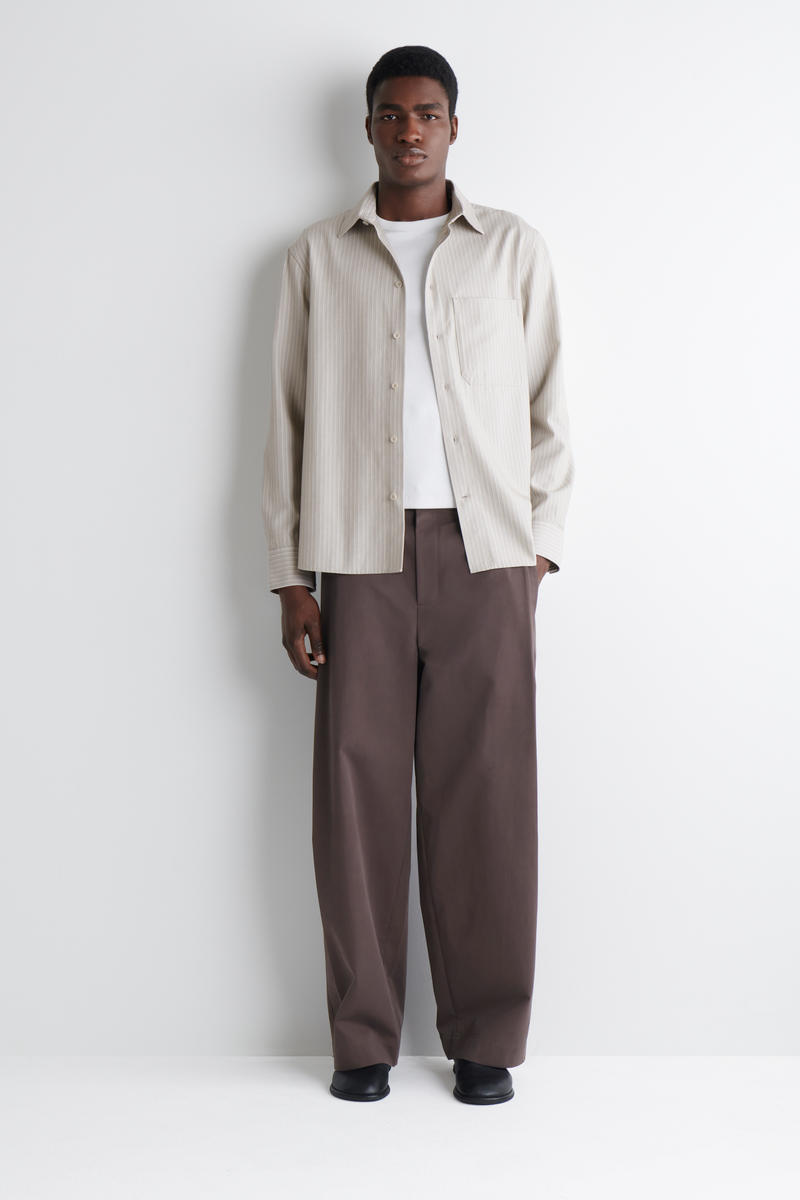 COS オーバーサイズツイルシャツ