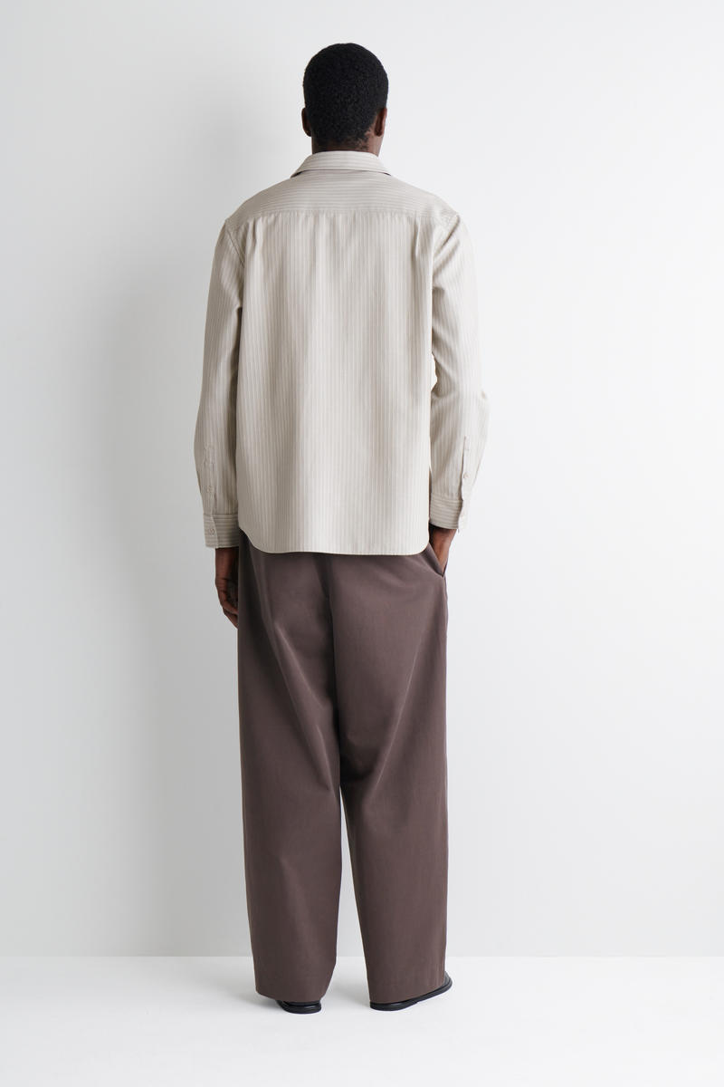 COS オーバーサイズツイルシャツ