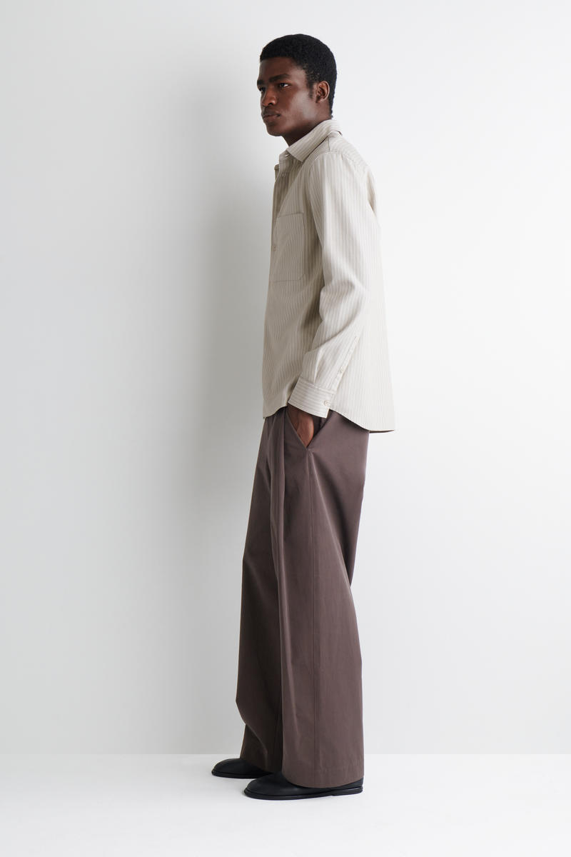 COS オーバーサイズツイルシャツ