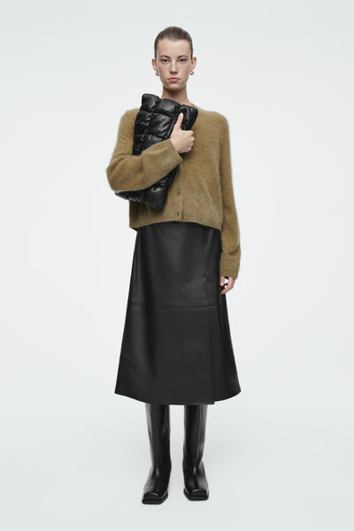 COS レザーミディスカート