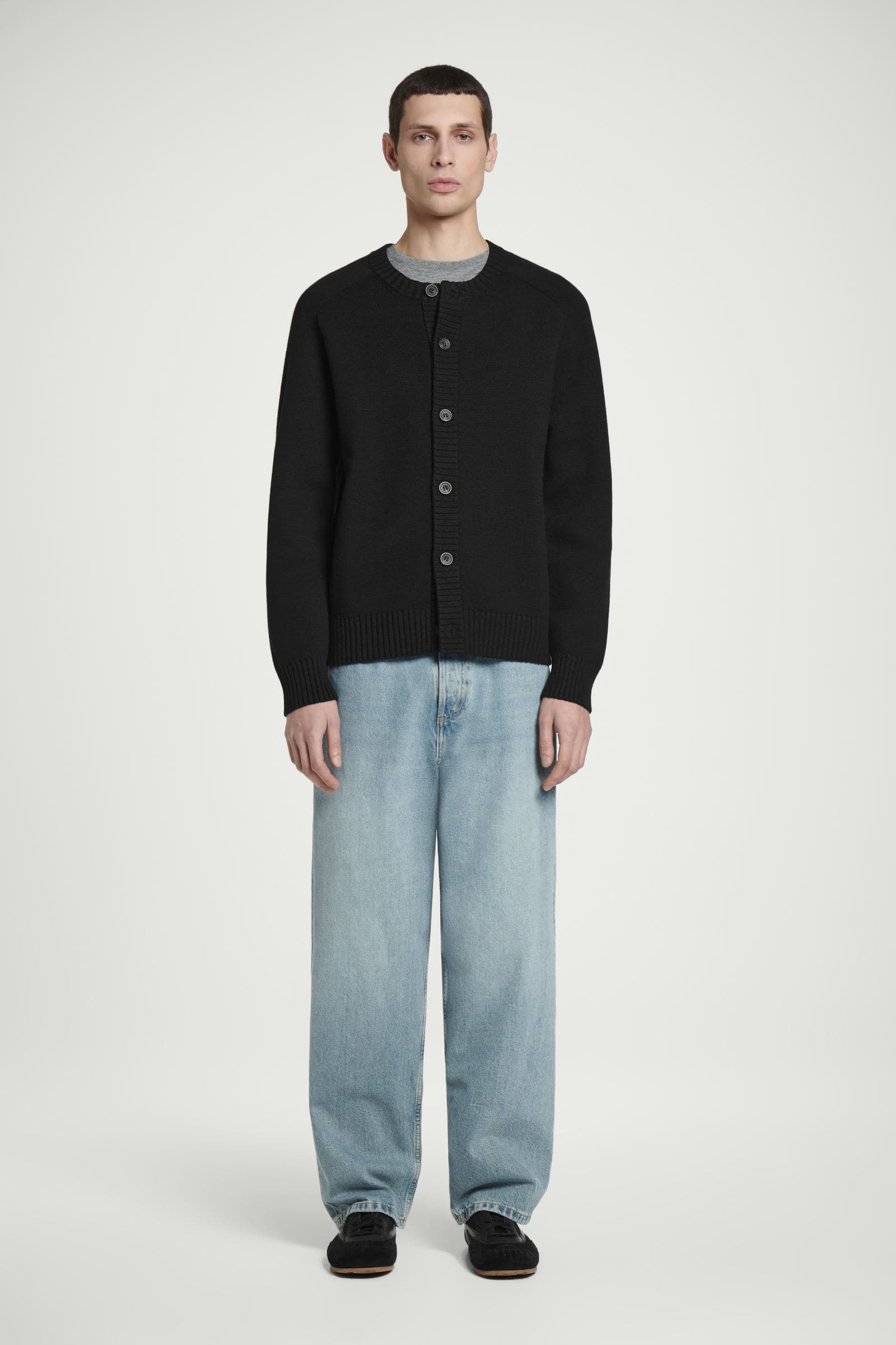 WOOL-BLEND CREW-NECK CARDIGAN ウールブレンドクルーネック