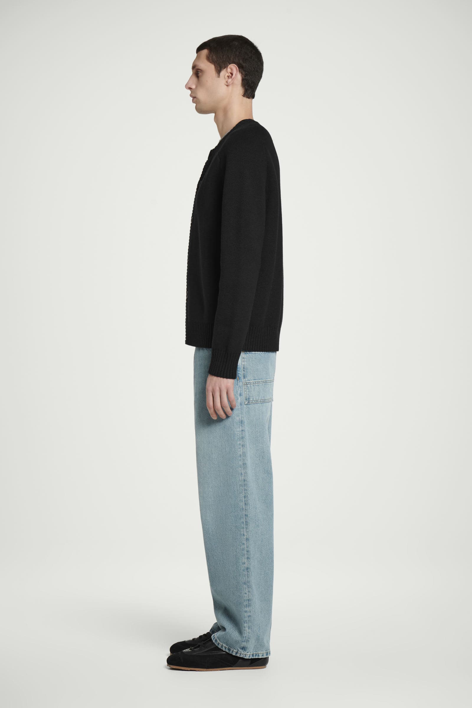 WOOL-BLEND CREW-NECK CARDIGAN ウールブレンドクルーネック