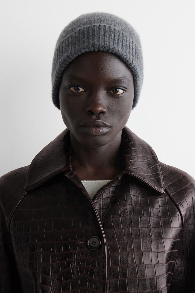 COS ピュアカシミヤビーニー