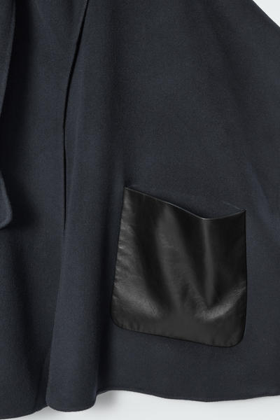 DOUBLE-FACED WOOL SCARF CAPE ダブルフェイスウールマフラーケープ