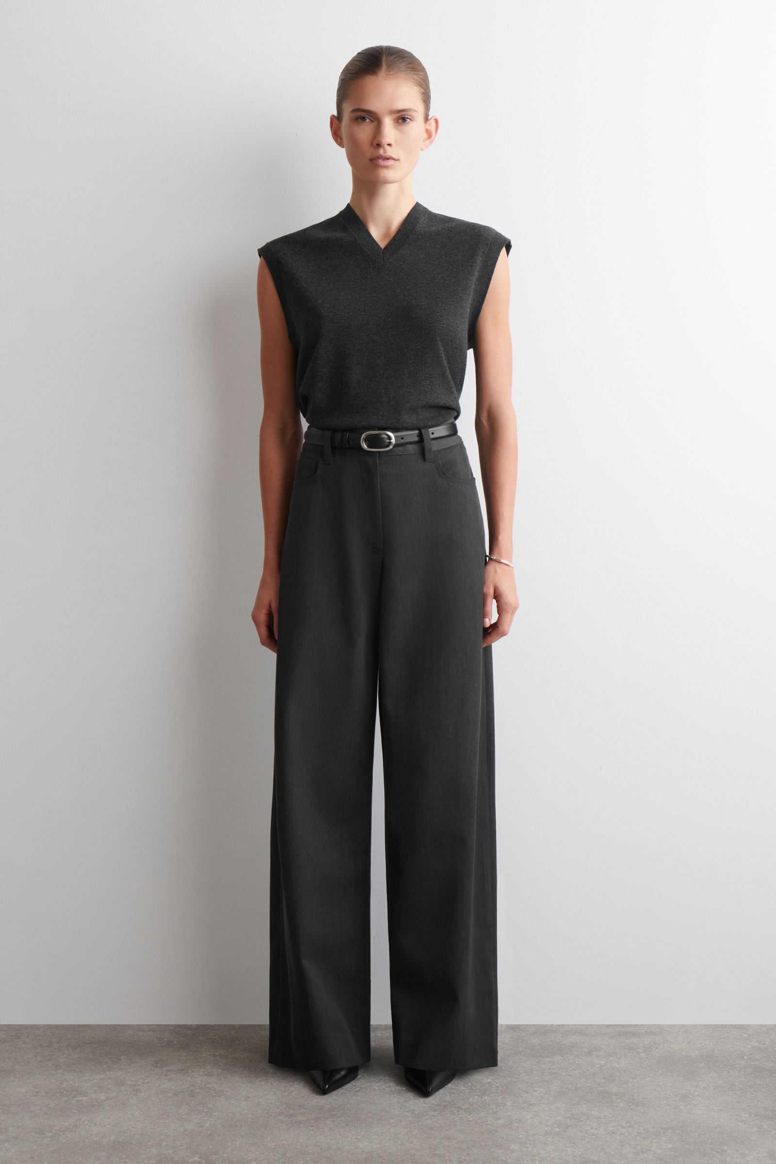 REGULAR WOOL-BLEND WIDE-LEG TROUSERS ウールブレンドワイドパンツ
