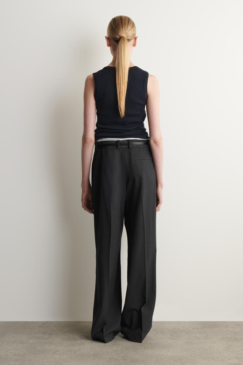 WIDE-LEG TAILORED TWILL TROUSERS ワイドレッグテーラードツイル