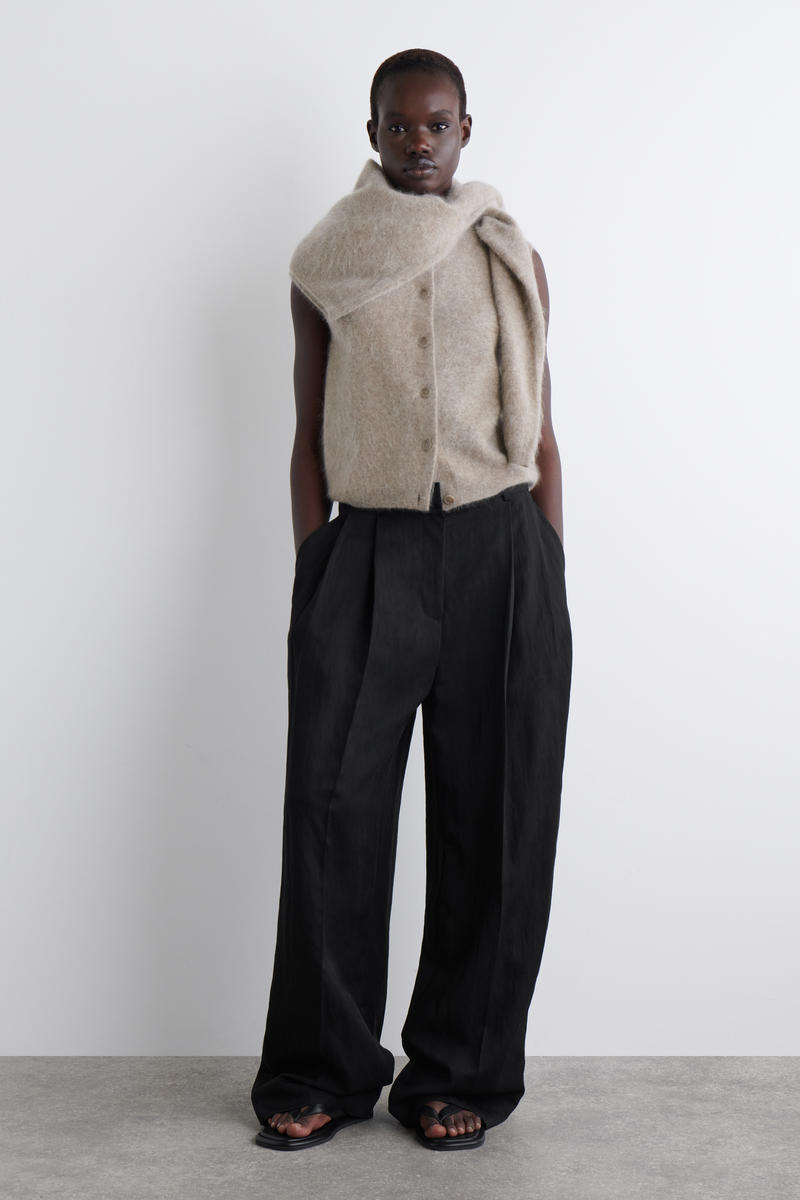 PURE BRUSHED-CASHMERE WAISTCOAT ピュアブラッシュドカシミヤベスト