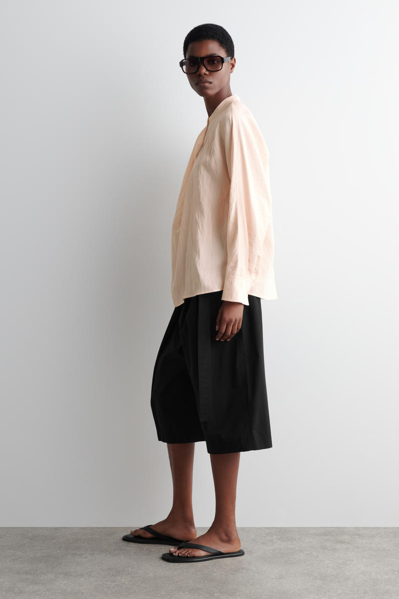 COS ドレープパネルブラウス